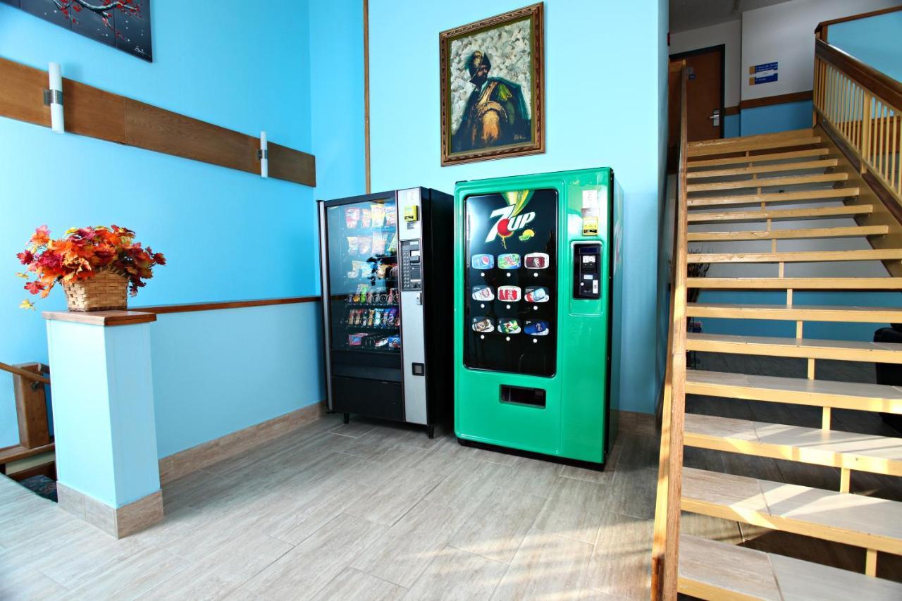 Coratel Inn & Suites By Jasper Newton מראה חיצוני תמונה