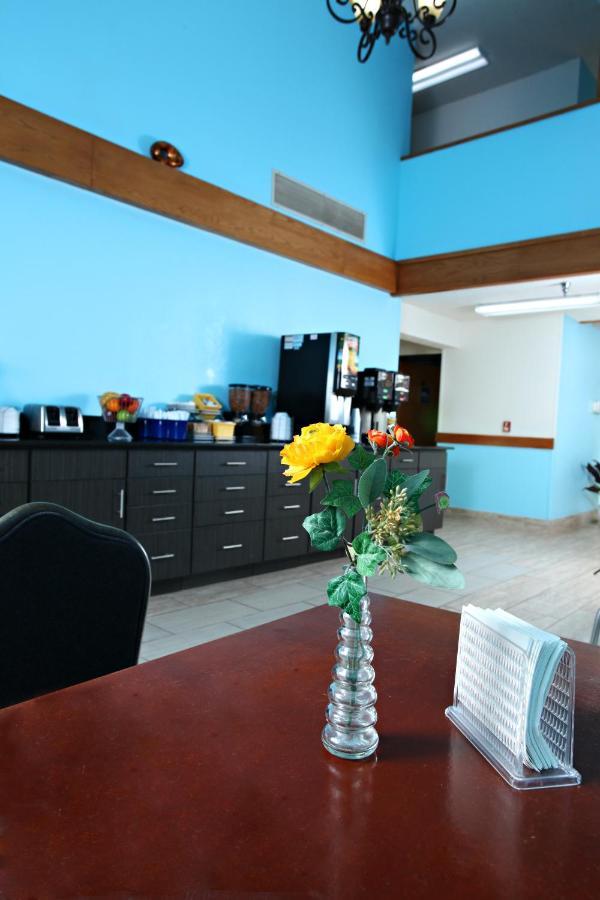 Coratel Inn & Suites By Jasper Newton מראה חיצוני תמונה