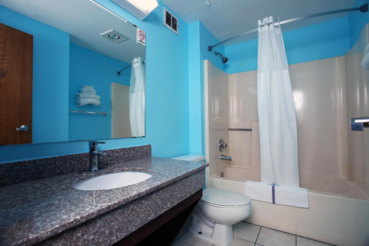 Coratel Inn & Suites By Jasper Newton מראה חיצוני תמונה