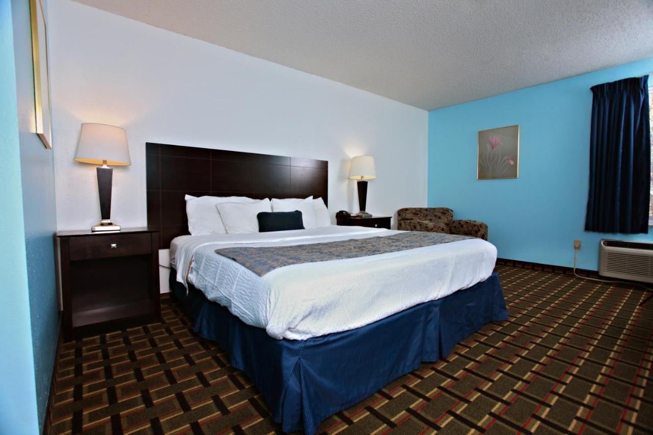 Coratel Inn & Suites By Jasper Newton מראה חיצוני תמונה
